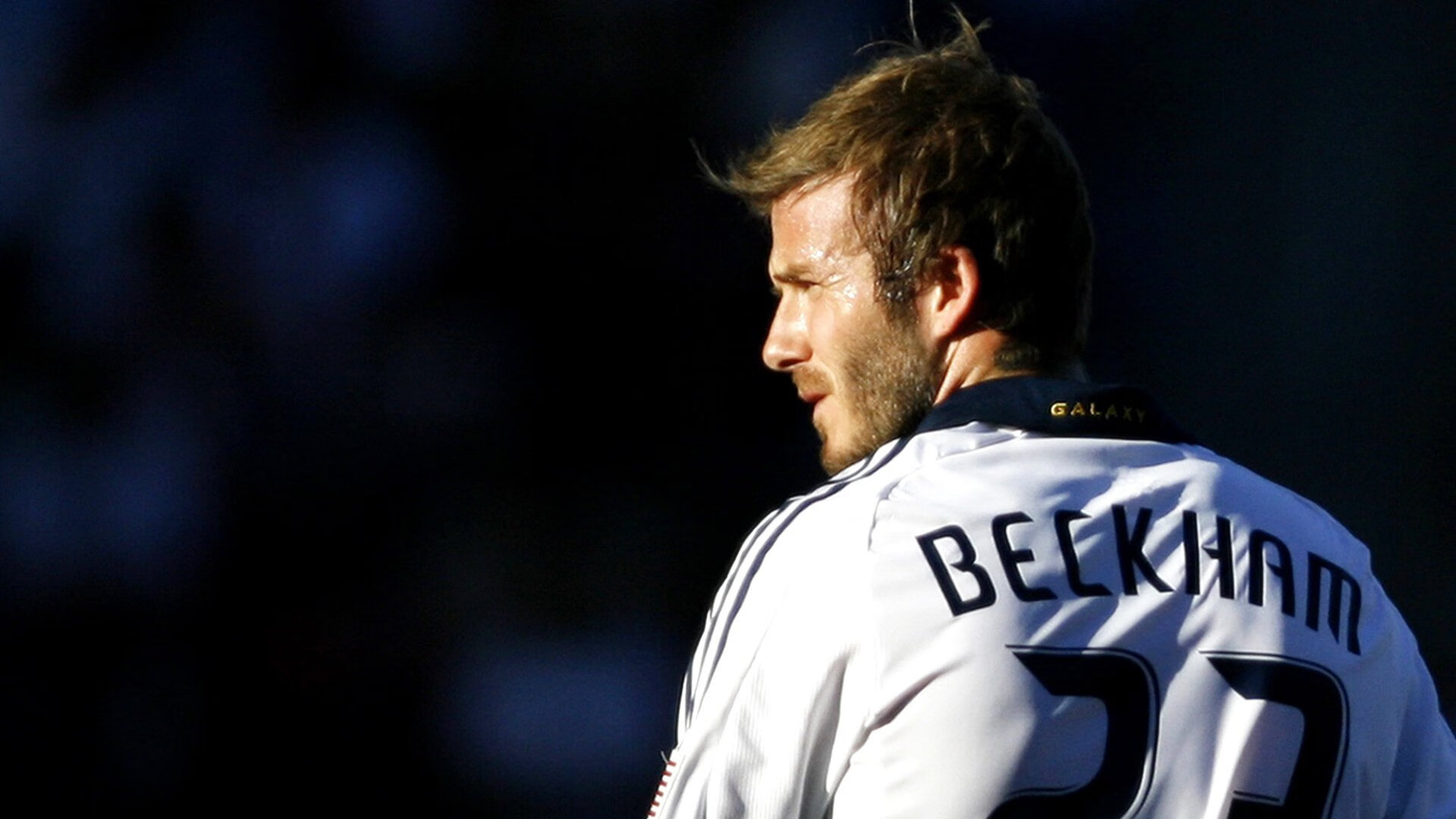 当格子军团遇见黑星，莫德里奇的全能交响曲，苏格兰与加纳的战术镜像