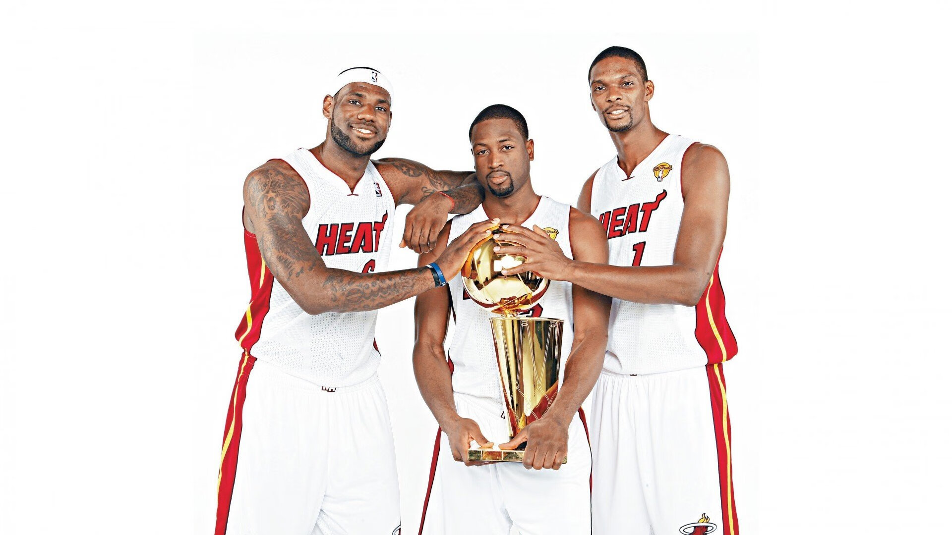 赛道与球场，布伦森关键回合不手软，F1新赛季揭幕战之夜的双重奏