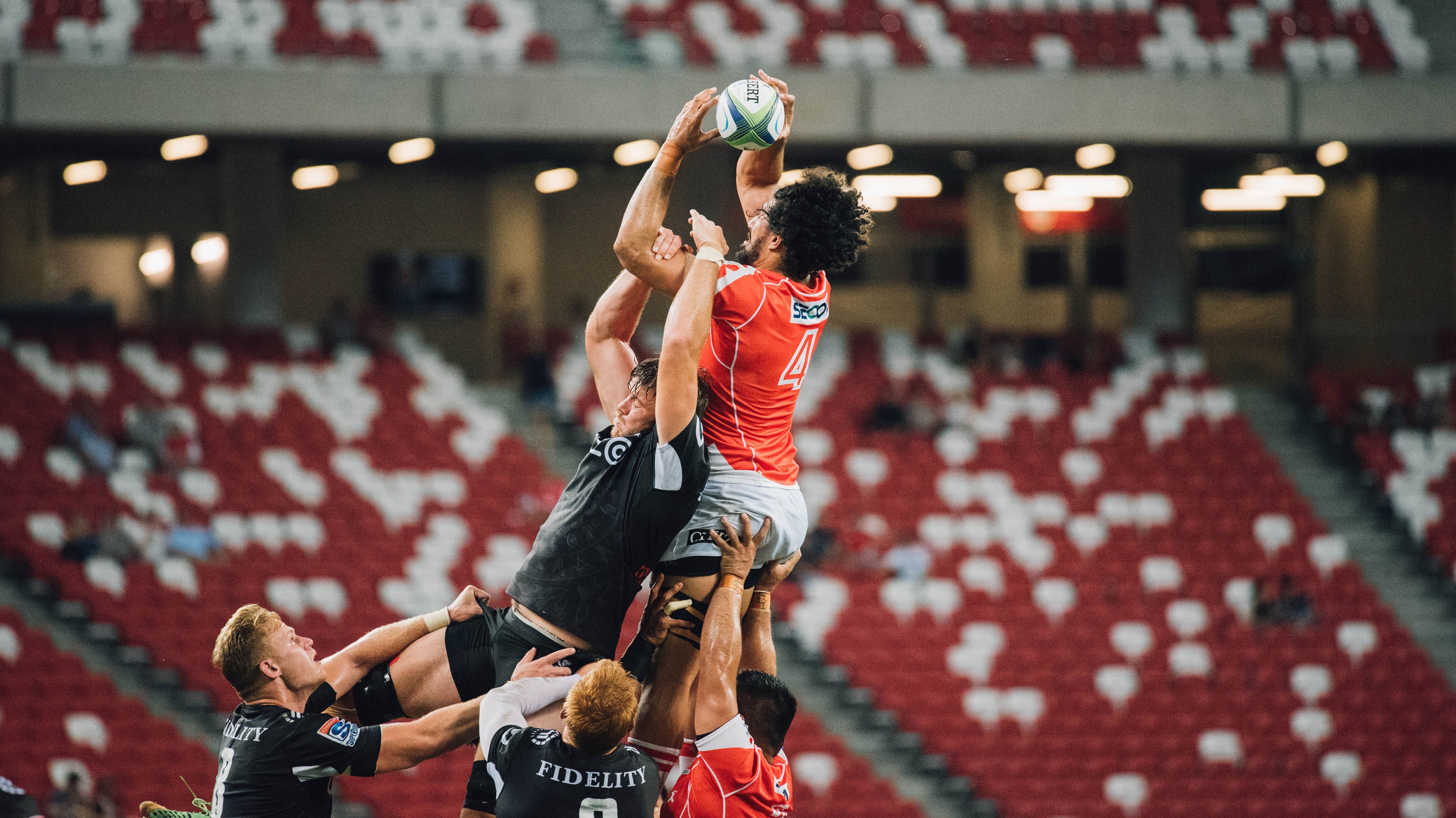 跨界风暴，当黄蜂斩落热火，欧文在F1赛道接管年度争冠